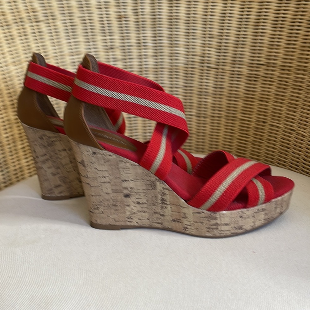Super Cute Merona Red & Taupe Elastic Strap Wedge Sandals Size 7.5 - Picture 13 of 16
